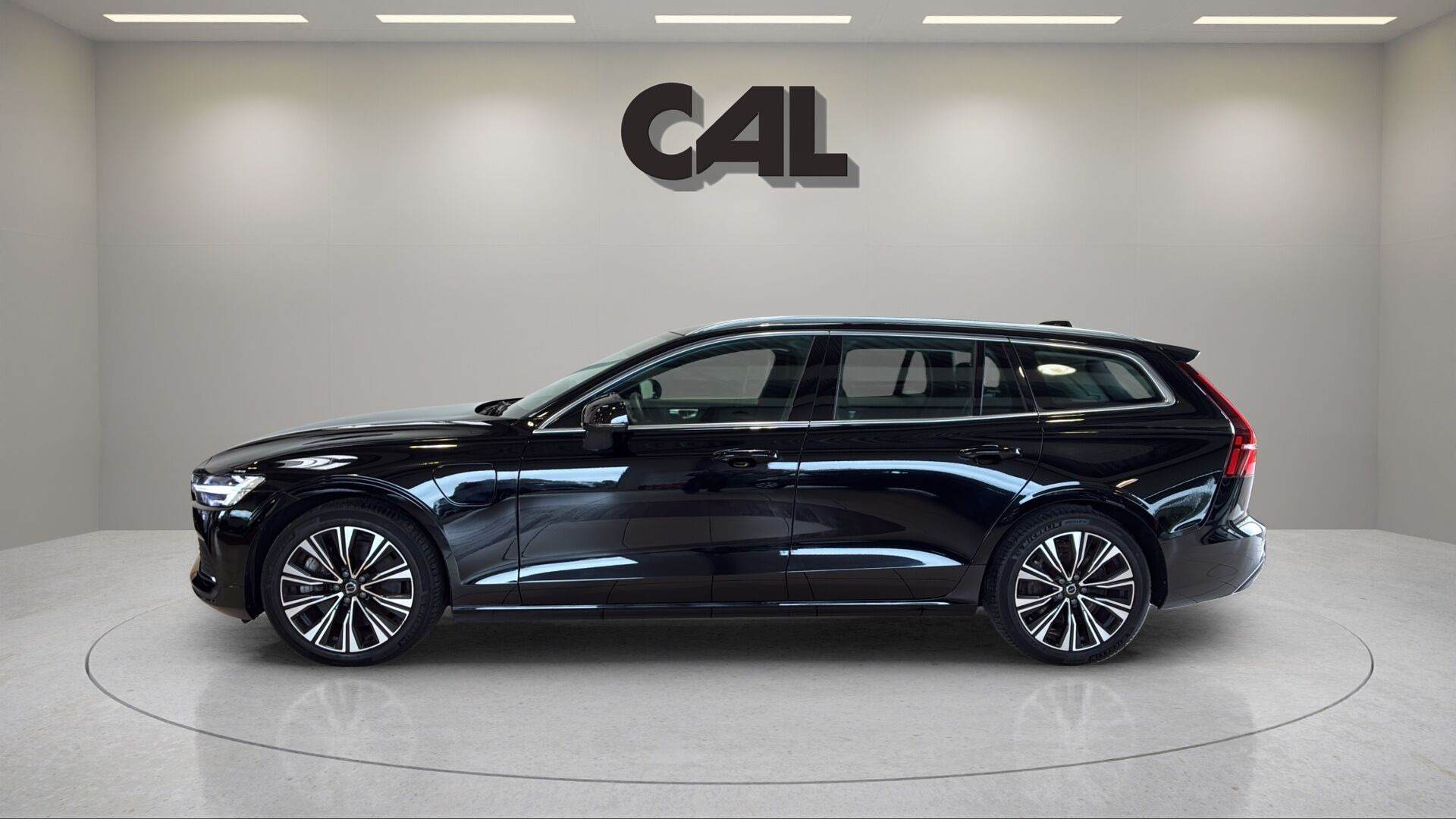 Sort Volvo V60 fra 2023