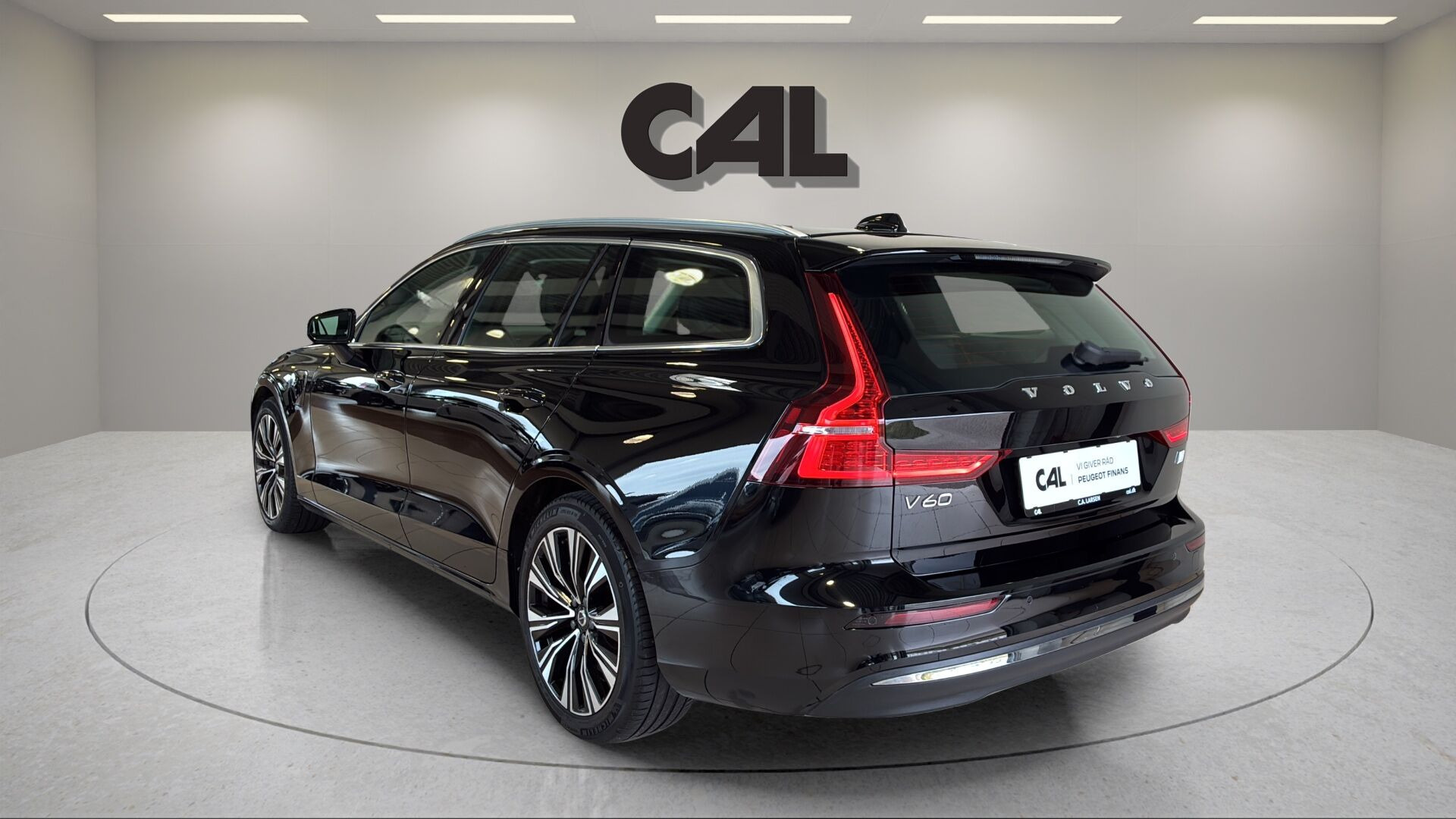 Sort Volvo V60 fra 2023