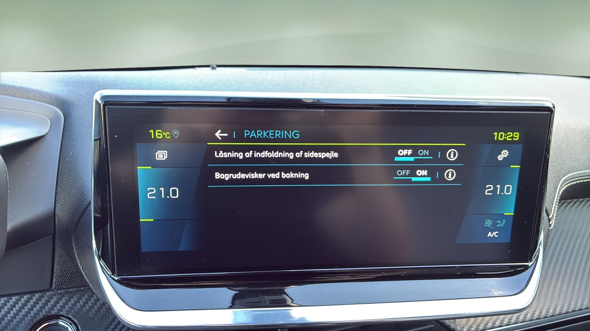 Sølv Peugeot e-208 fra 2021