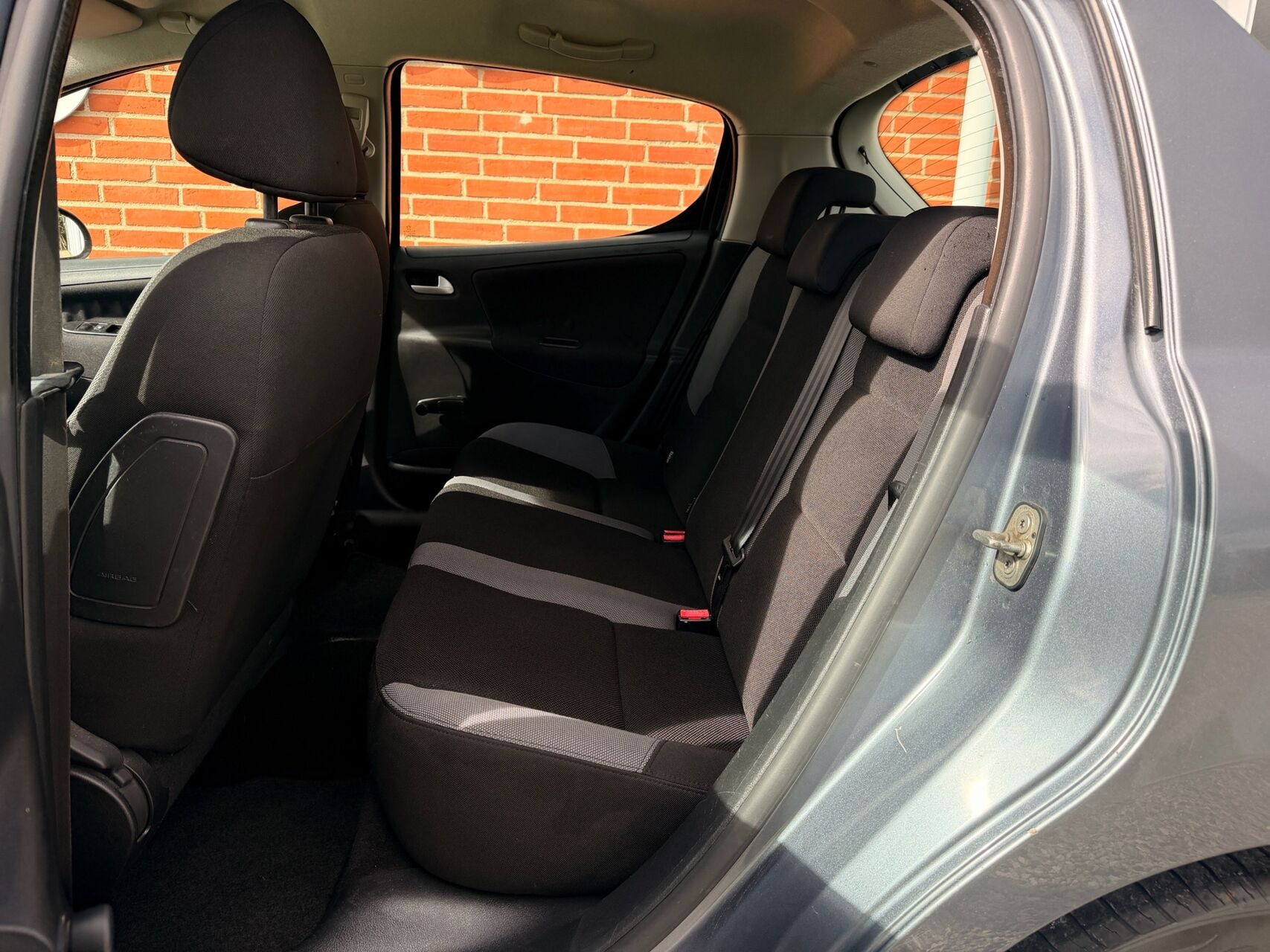 Sort Peugeot 207 fra 2008