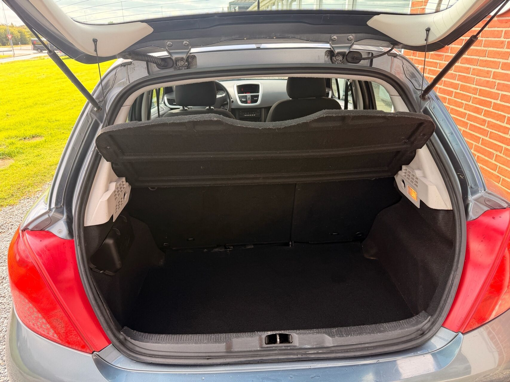 Sort Peugeot 207 fra 2008