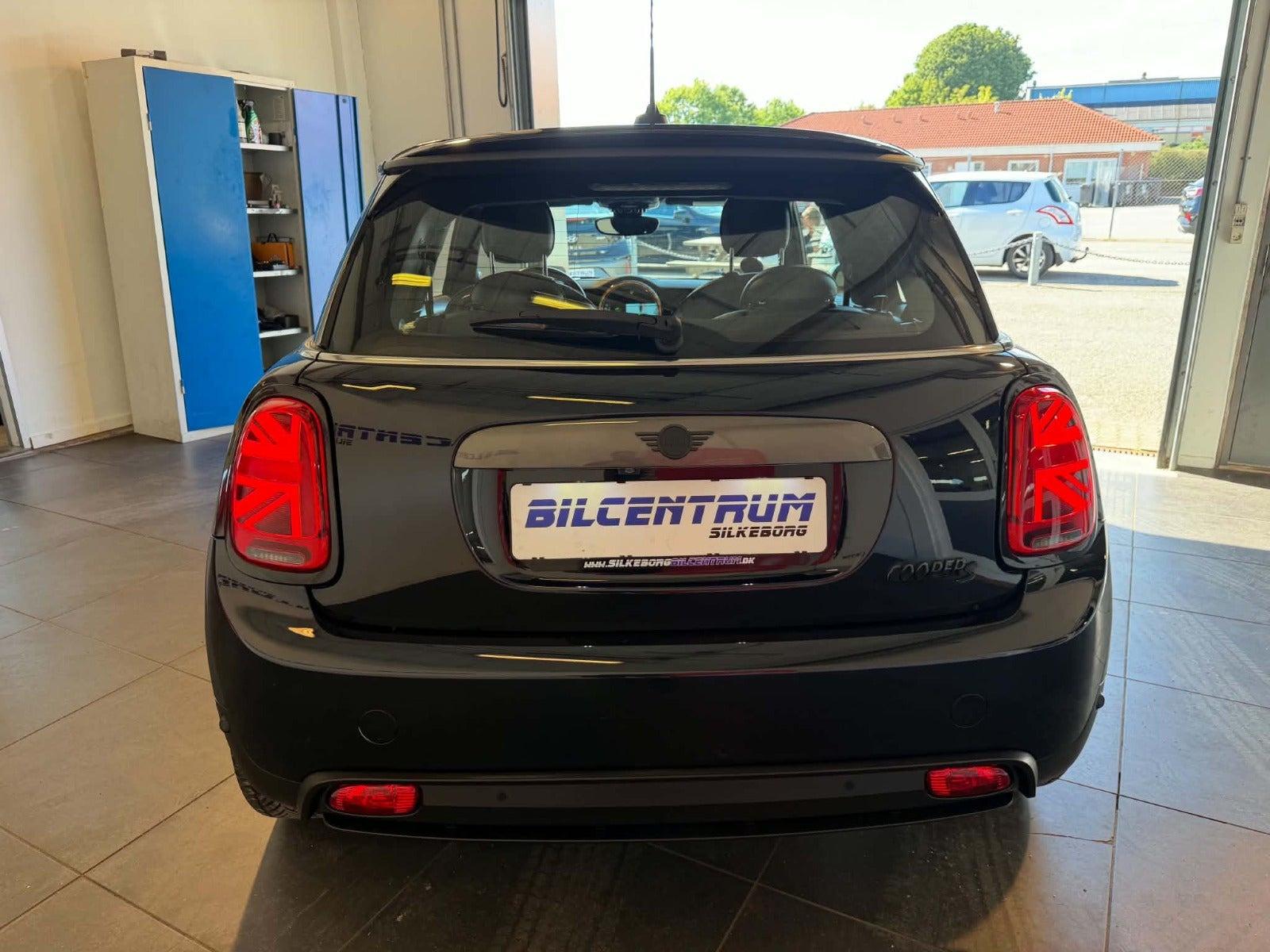 Sort Mini Cooper SE fra 2020