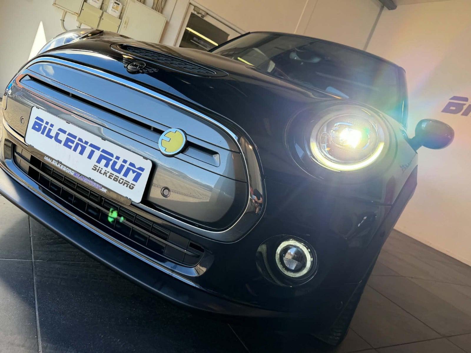 Sort Mini Cooper SE fra 2020