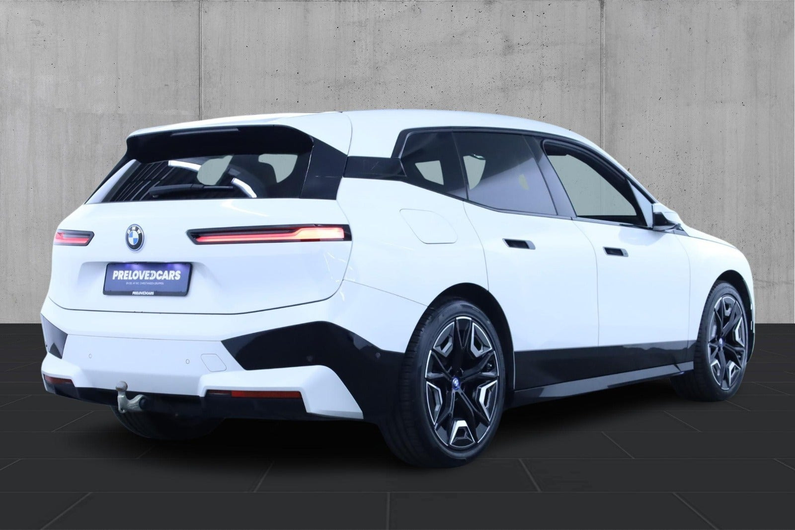 Hvid BMW iX fra 2023