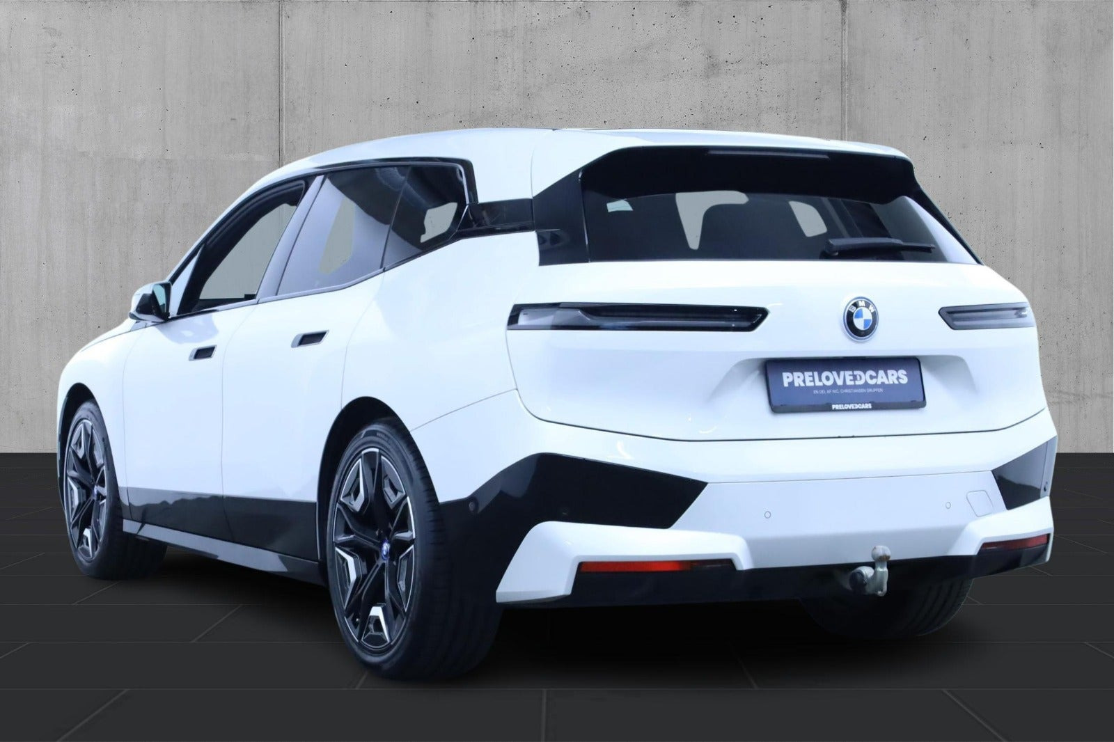 Hvid BMW iX fra 2023