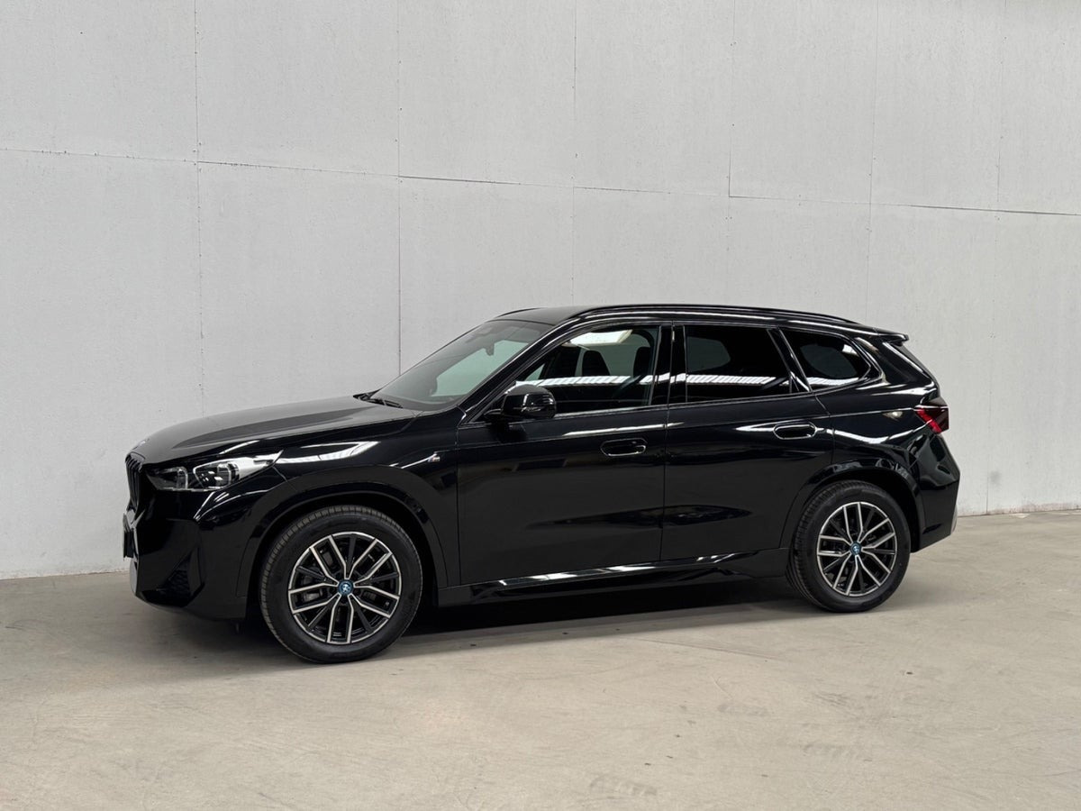 Sort BMW iX1 fra 2023