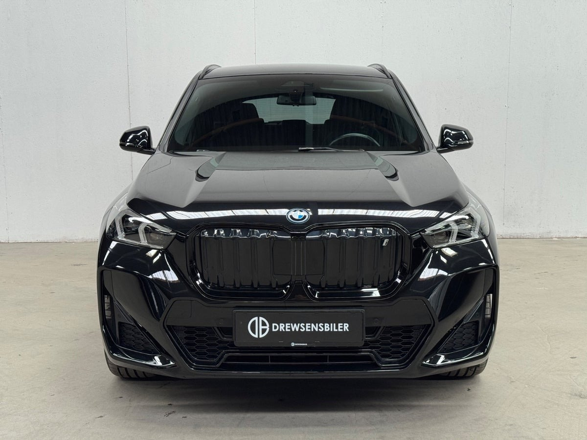 Sort BMW iX1 fra 2023