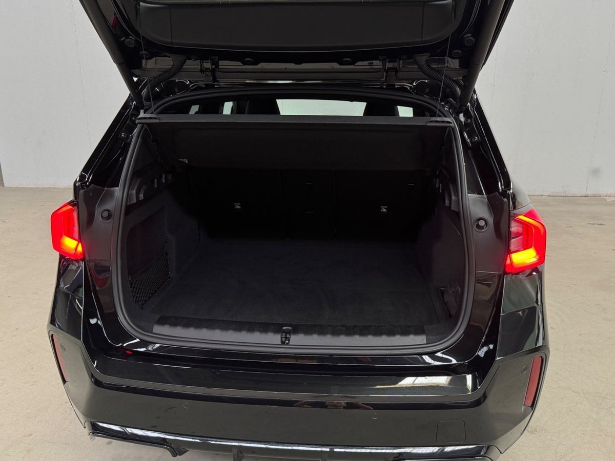Sort BMW iX1 fra 2023