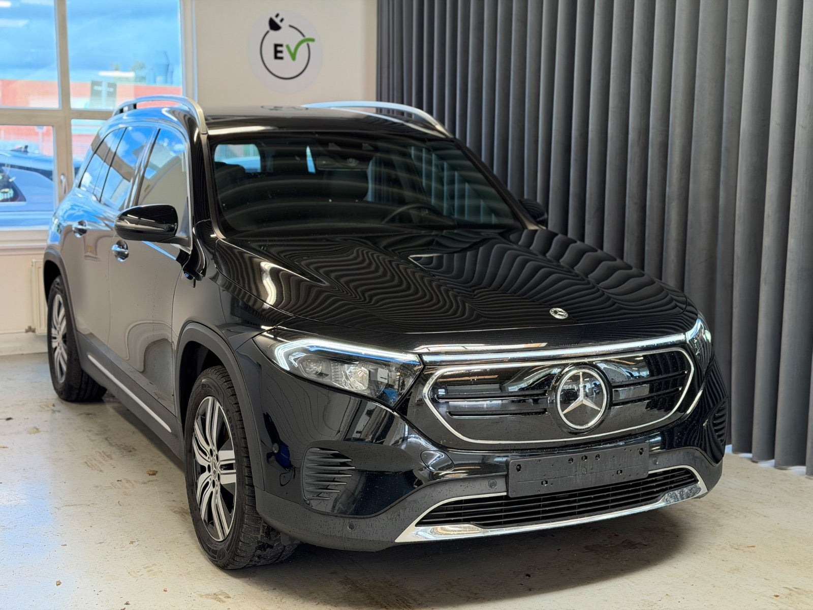 Mercedes EQB250