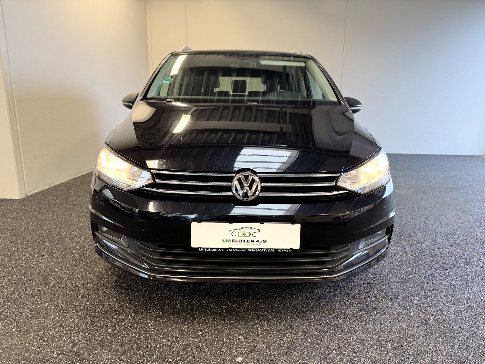 Sort VW Touran fra 2016