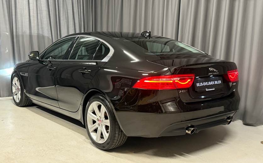 Jaguar XE