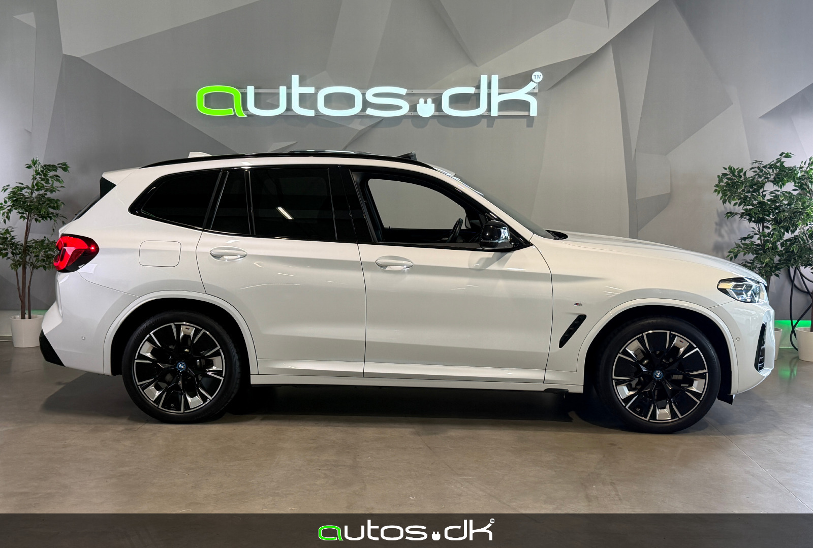 Hvid BMW iX3 fra 2023