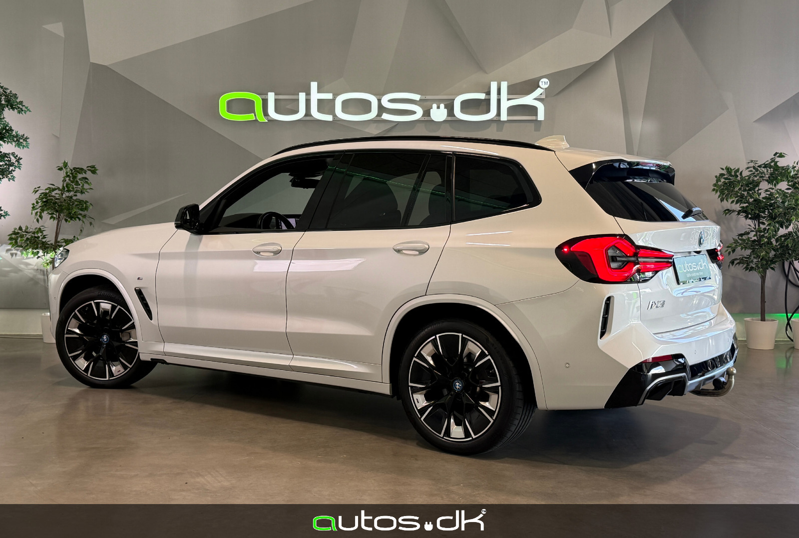 Hvid BMW iX3 fra 2023