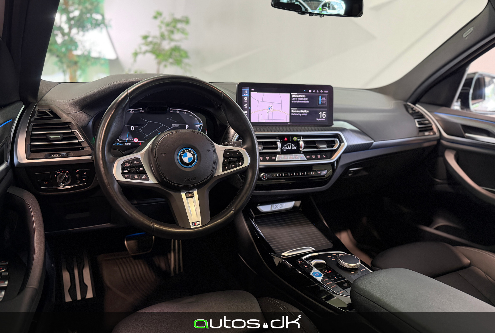 Hvid BMW iX3 fra 2023