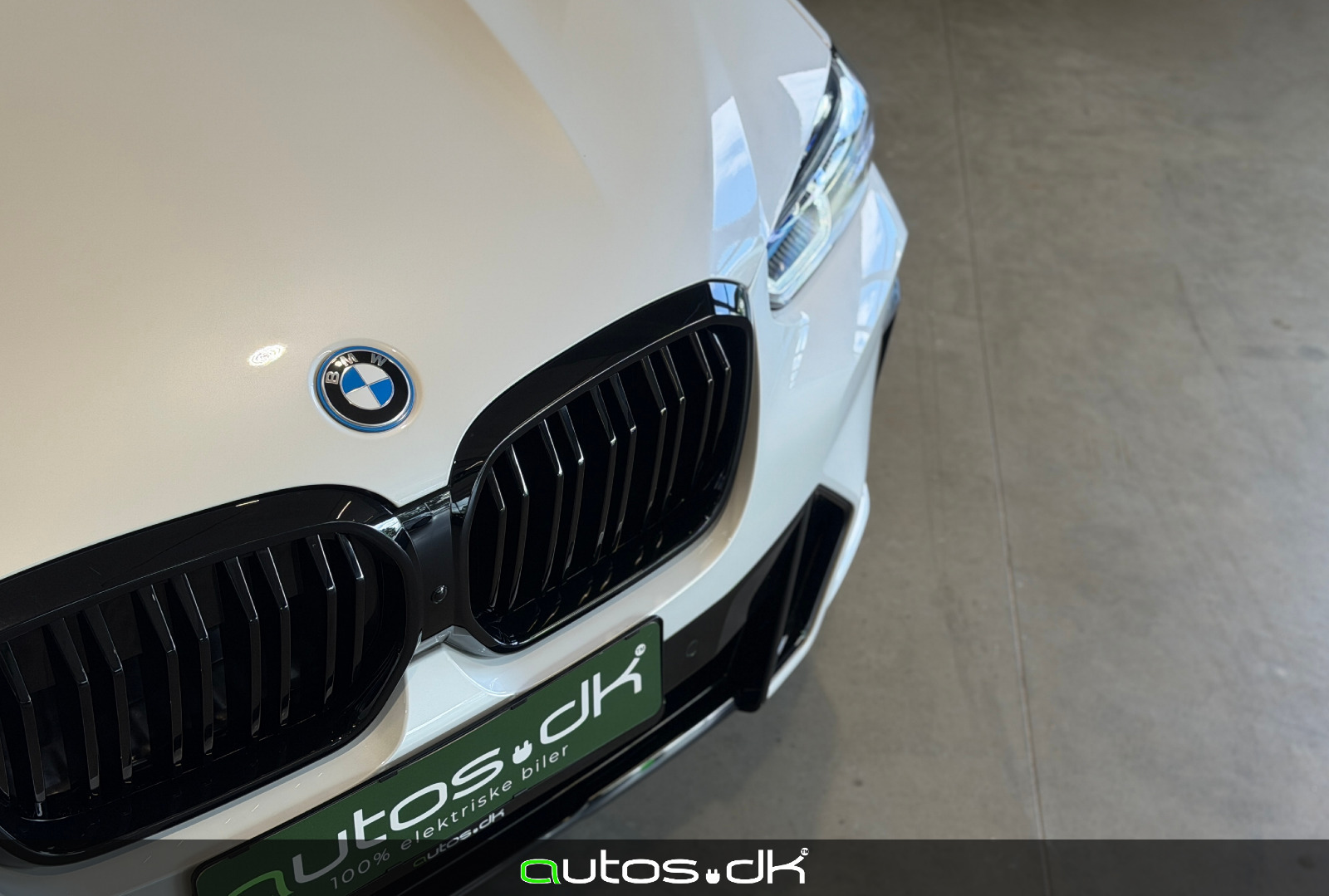 Hvid BMW iX3 fra 2023