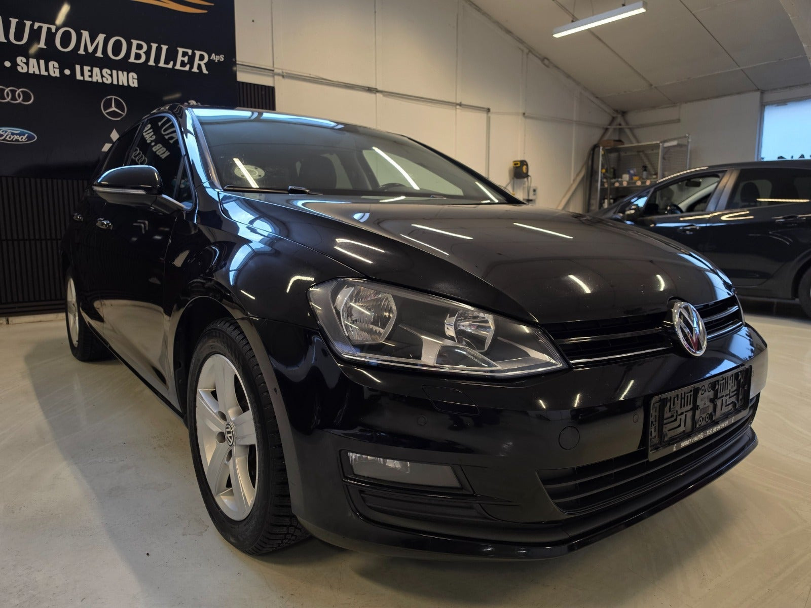 Sort VW Golf VII fra 2016