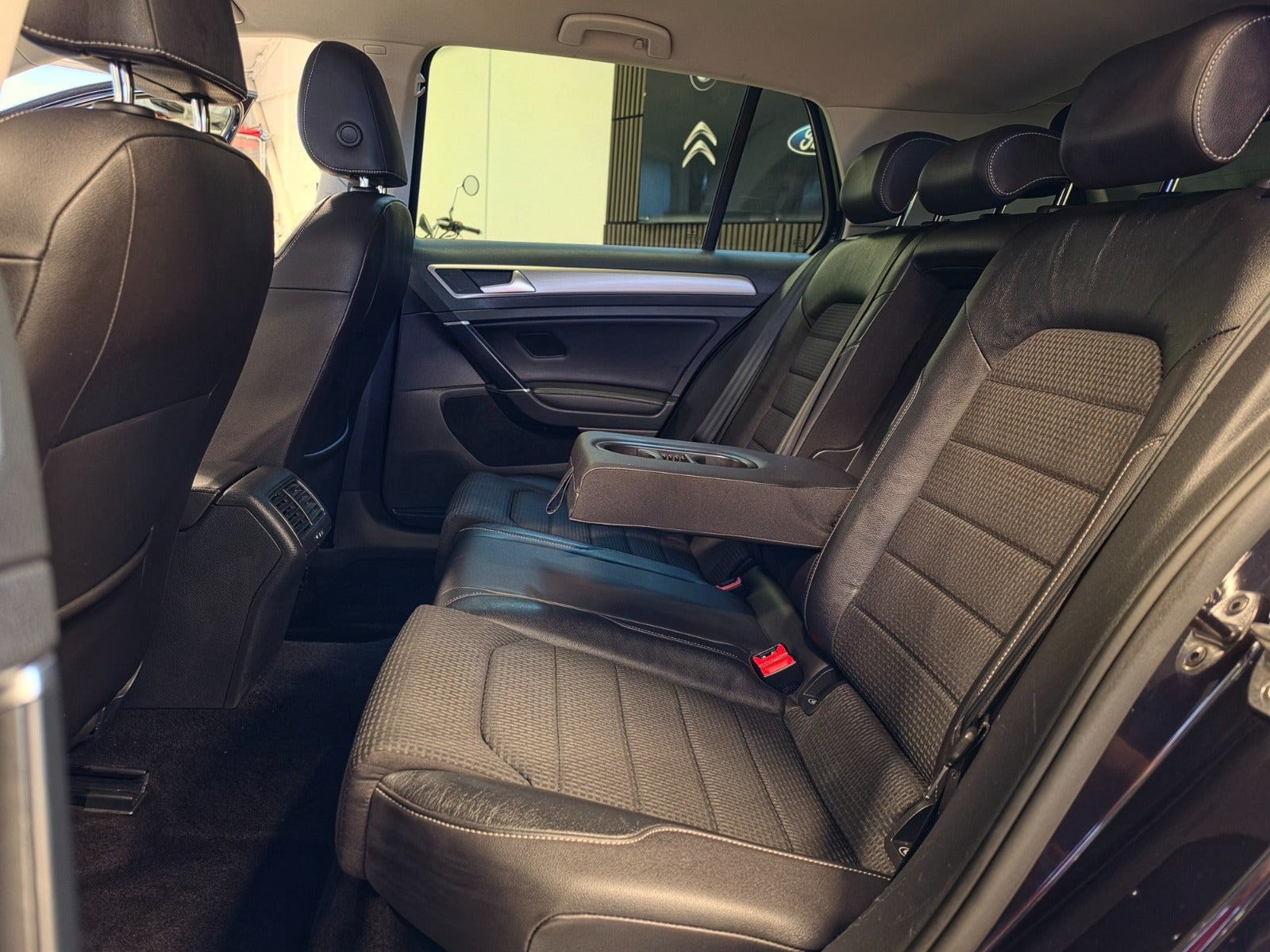 Sort VW Golf VII fra 2016