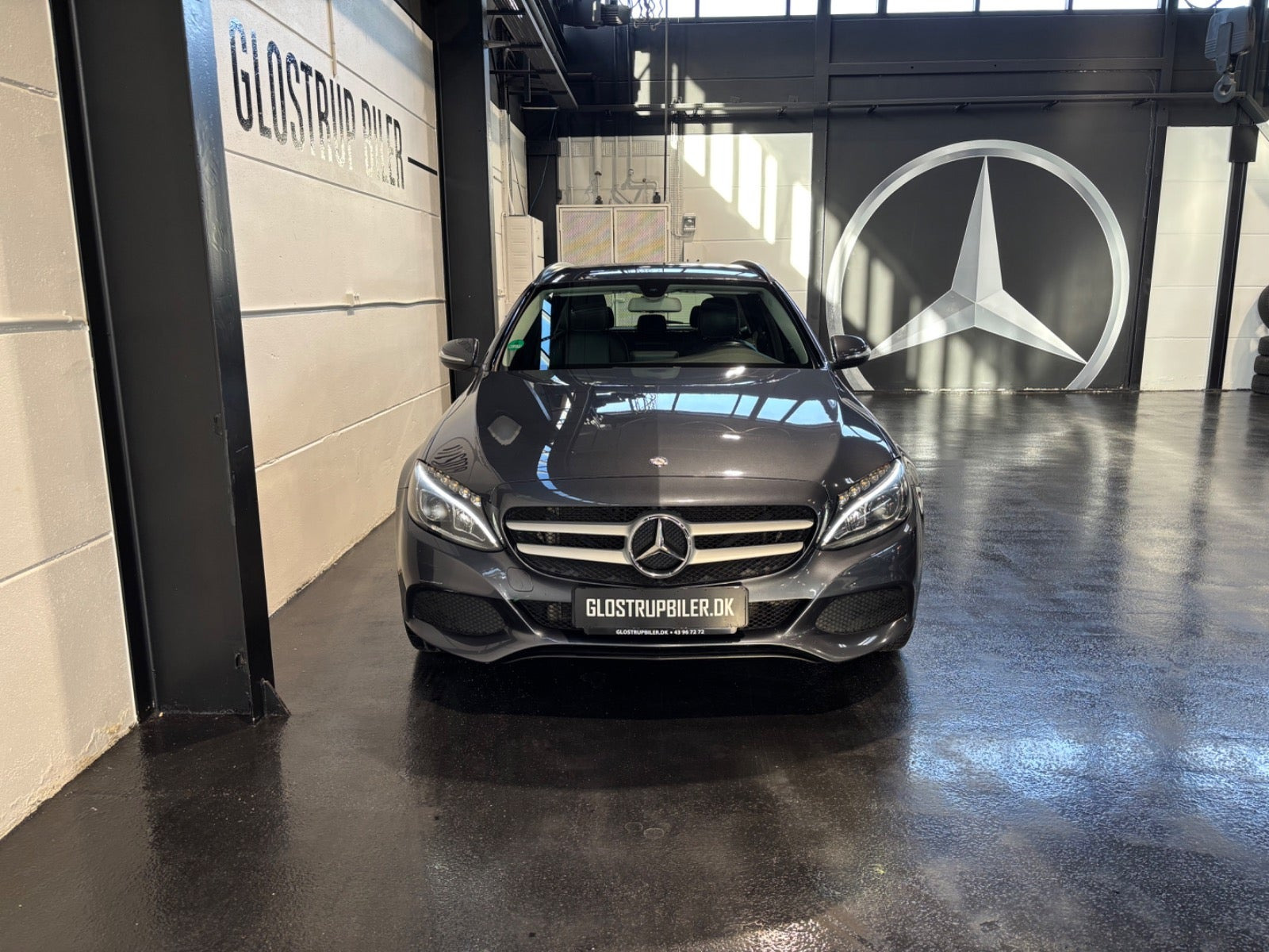 Grå Mercedes C200 fra 2015