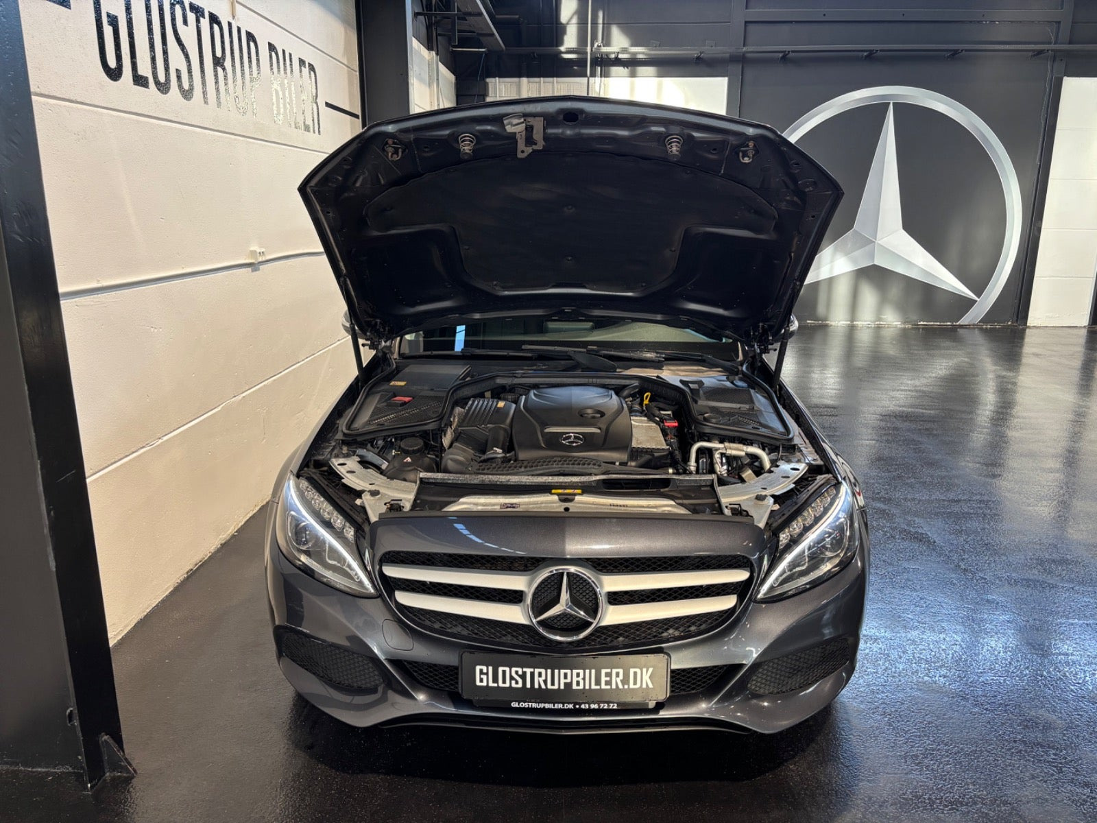Grå Mercedes C200 fra 2015