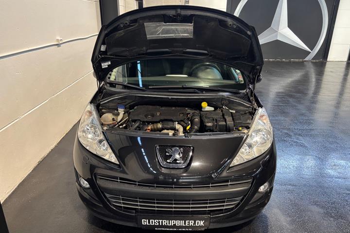Sort Peugeot 207 fra 2012
