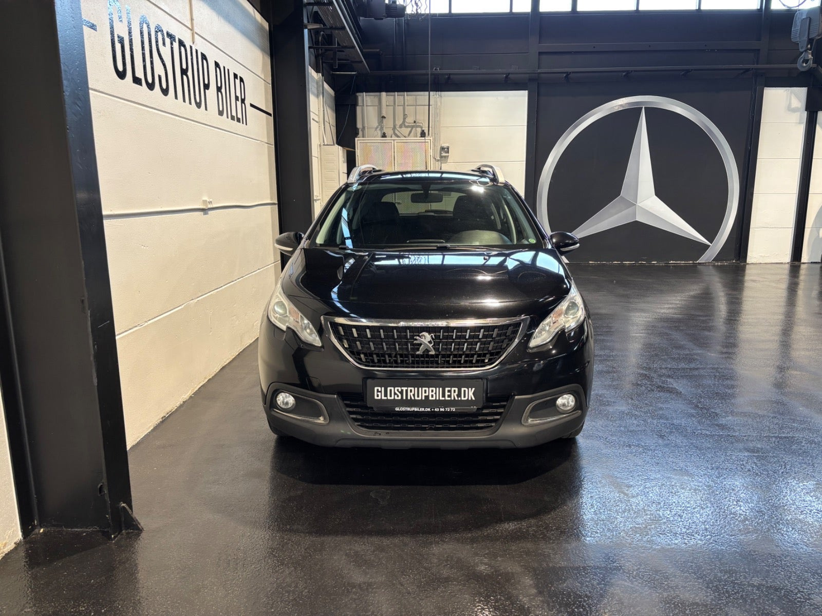 Sort Peugeot 2008 fra 2017