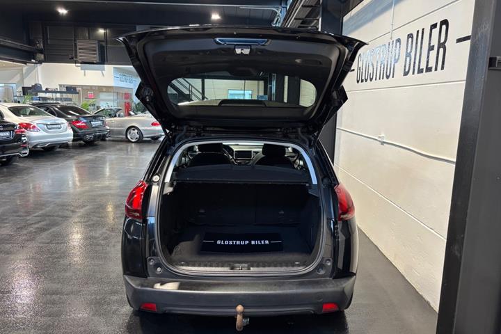 Sort Peugeot 2008 fra 2017