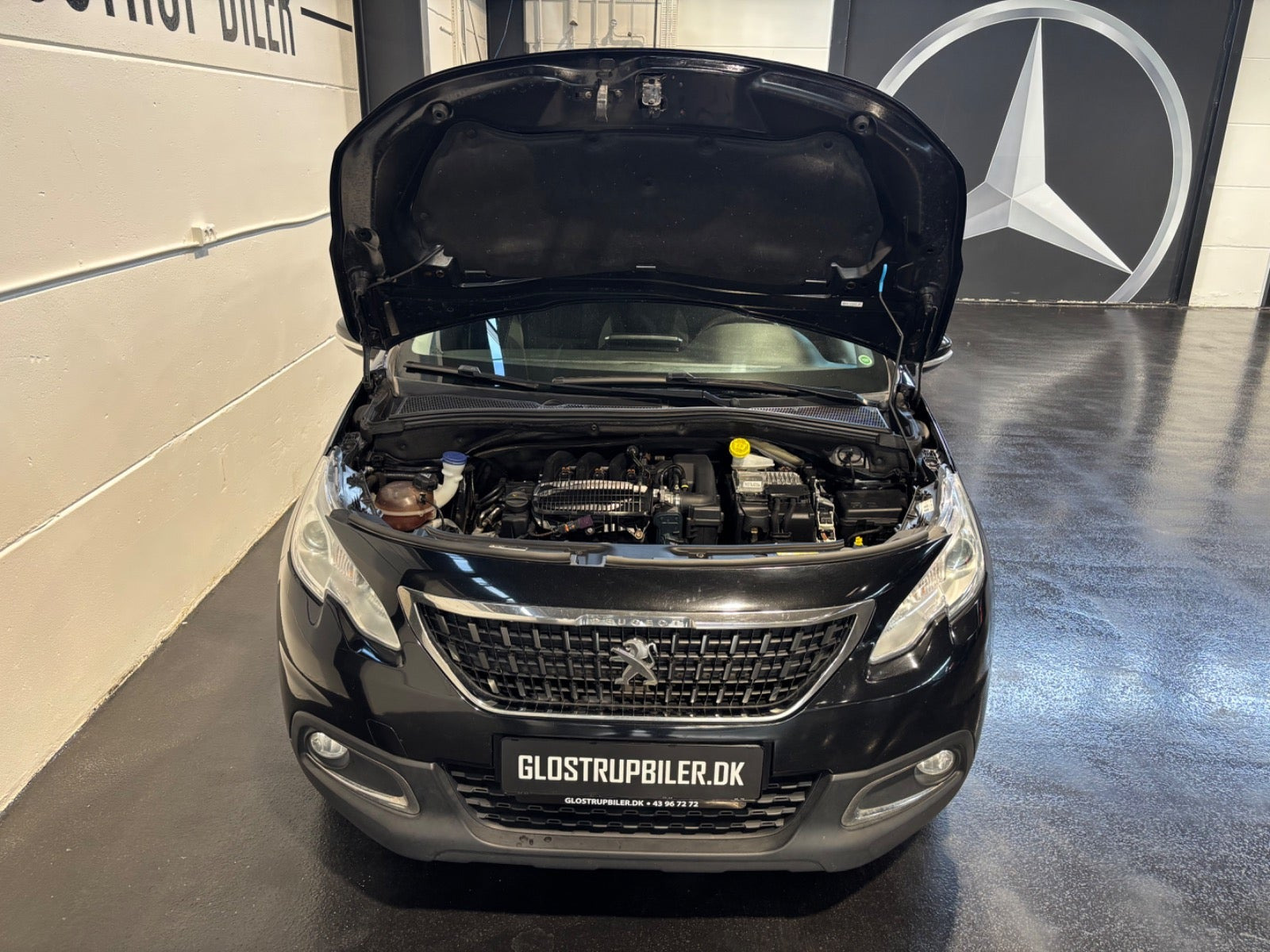Sort Peugeot 2008 fra 2017