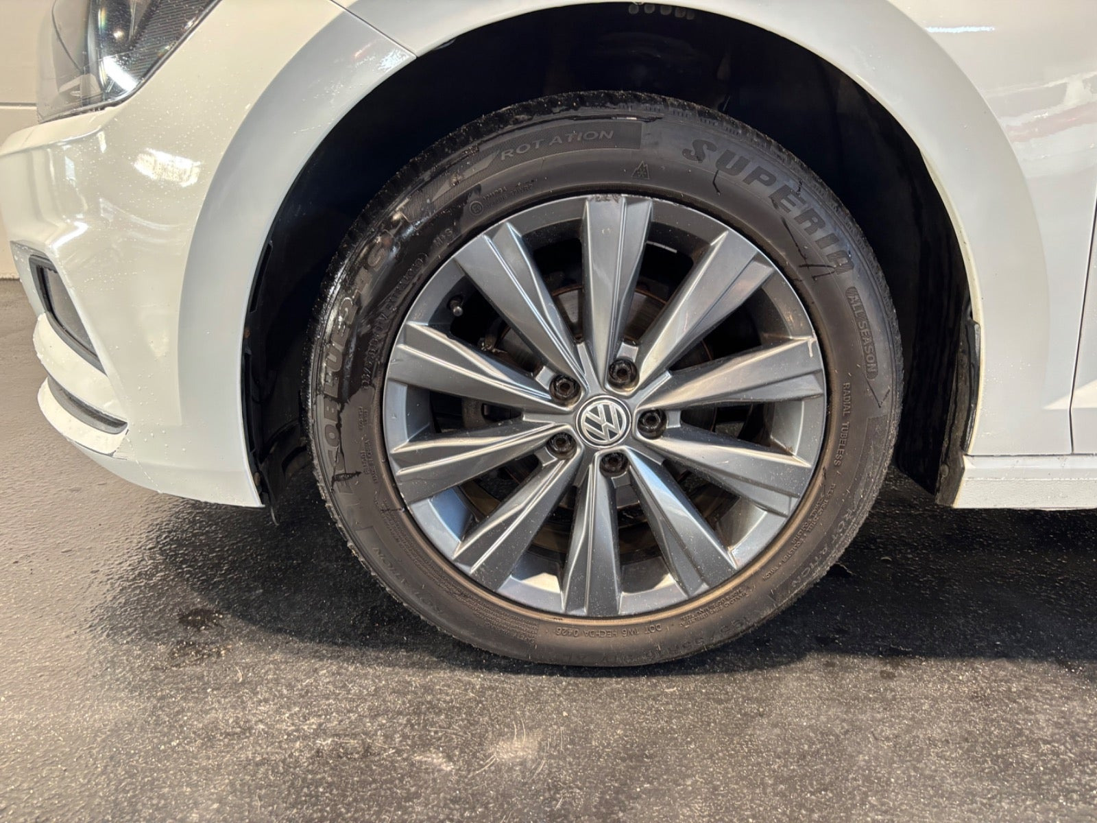 Hvid VW Polo fra 2019