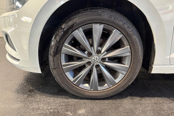 Hvid VW Polo fra 2019