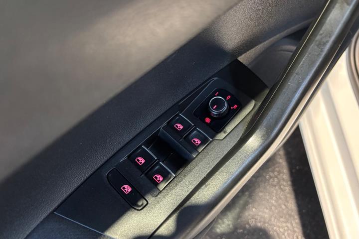 Hvid VW Polo fra 2019