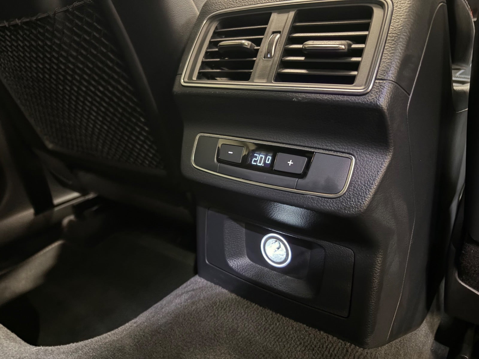 Grå Audi SQ5 fra 2018