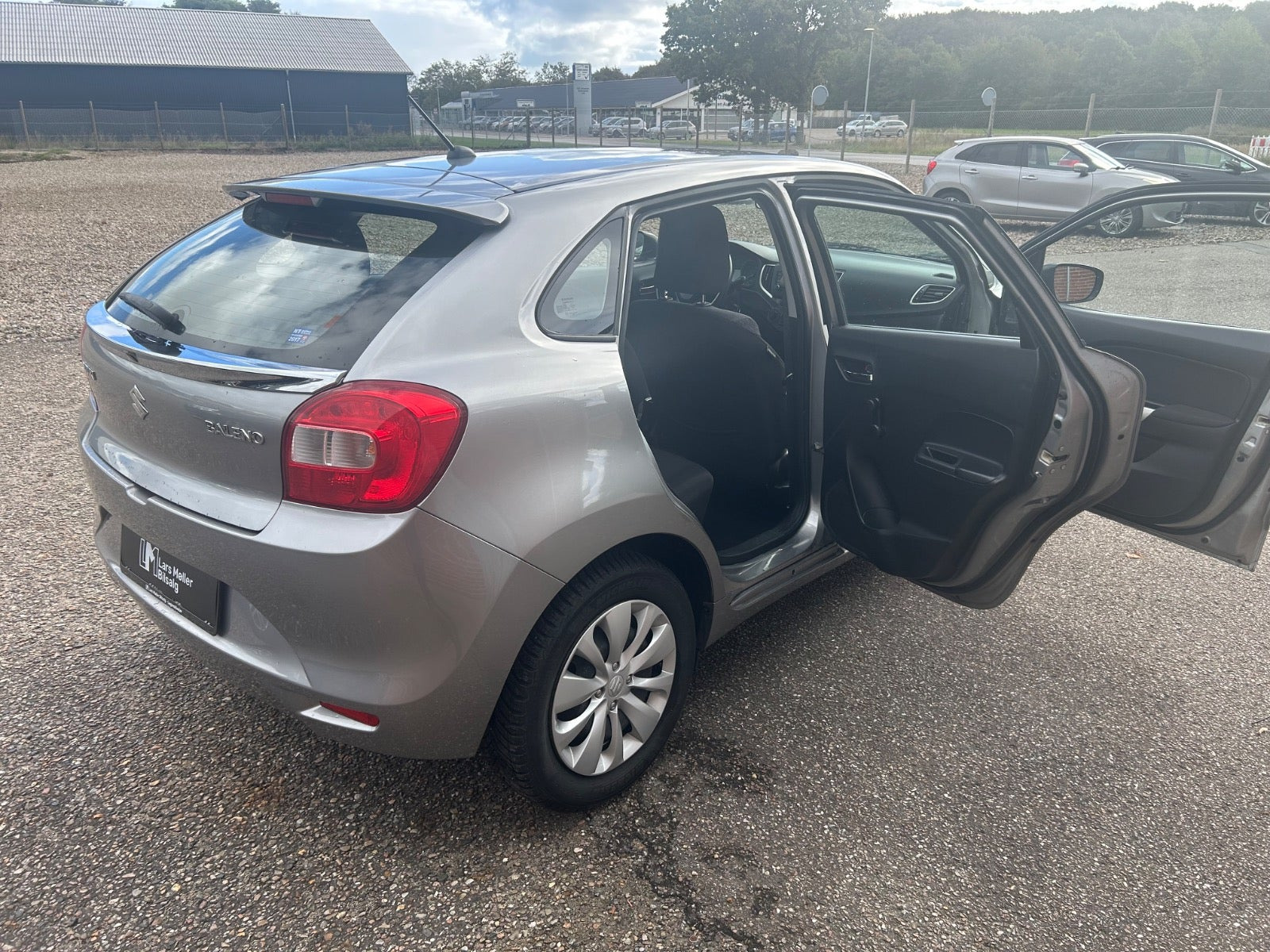 Grå Suzuki Baleno fra 2016
