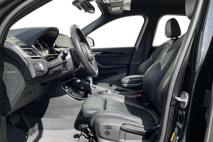 Sort BMW X1 fra 2020