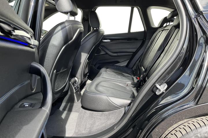 Sort BMW X1 fra 2020