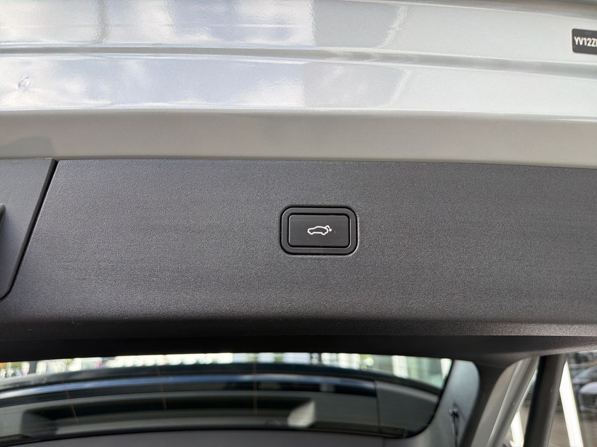Grå Volvo EX30 fra 2024