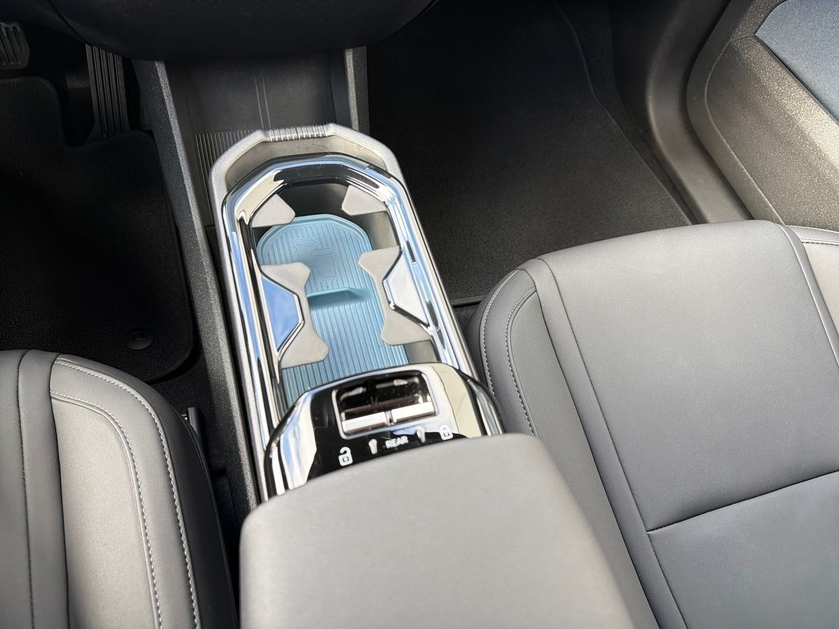 Grå Volvo EX30 fra 2024