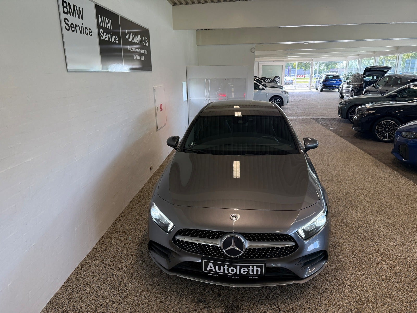 Grå Mercedes A200 fra 2020