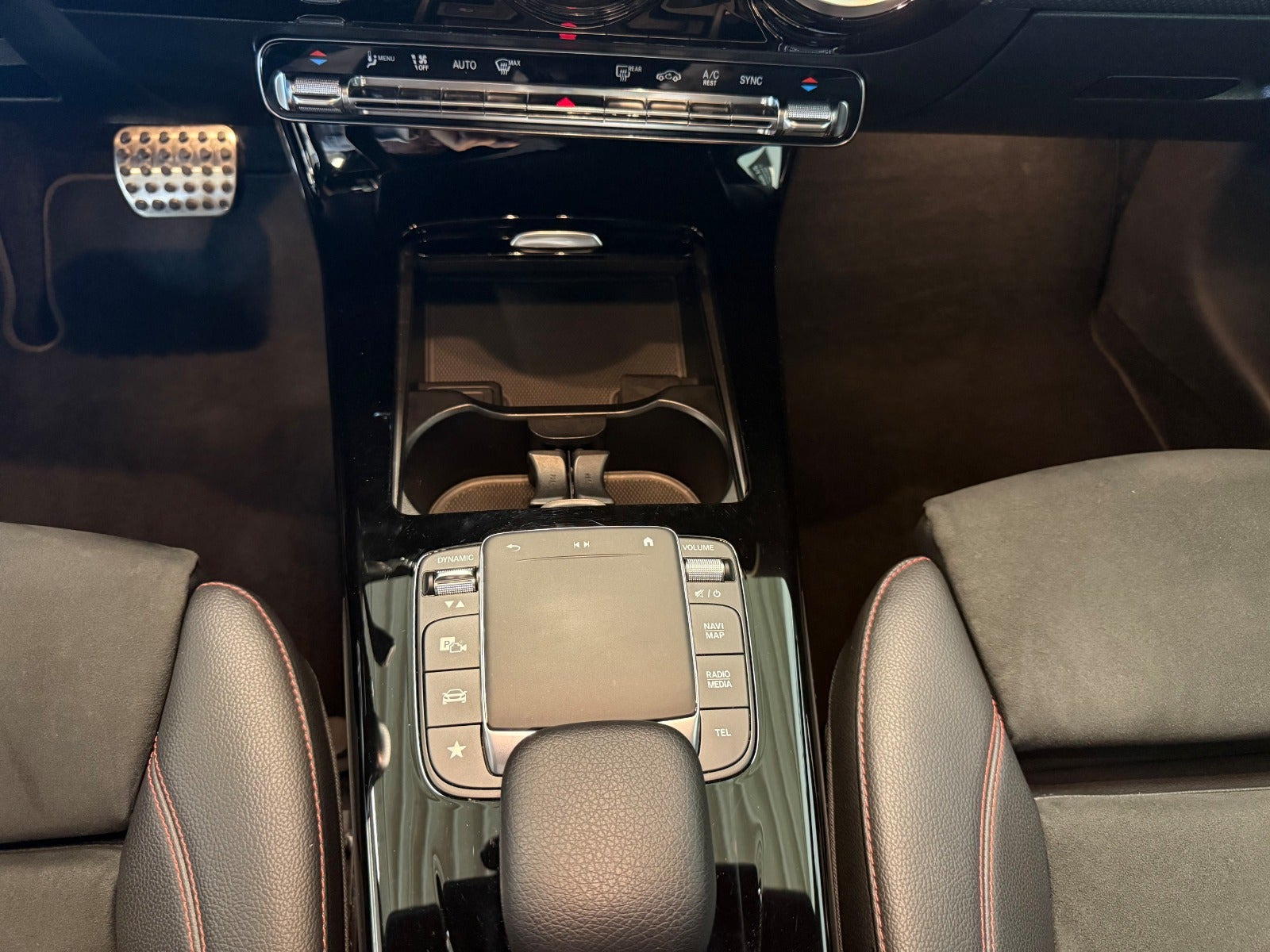 Grå Mercedes A200 fra 2020