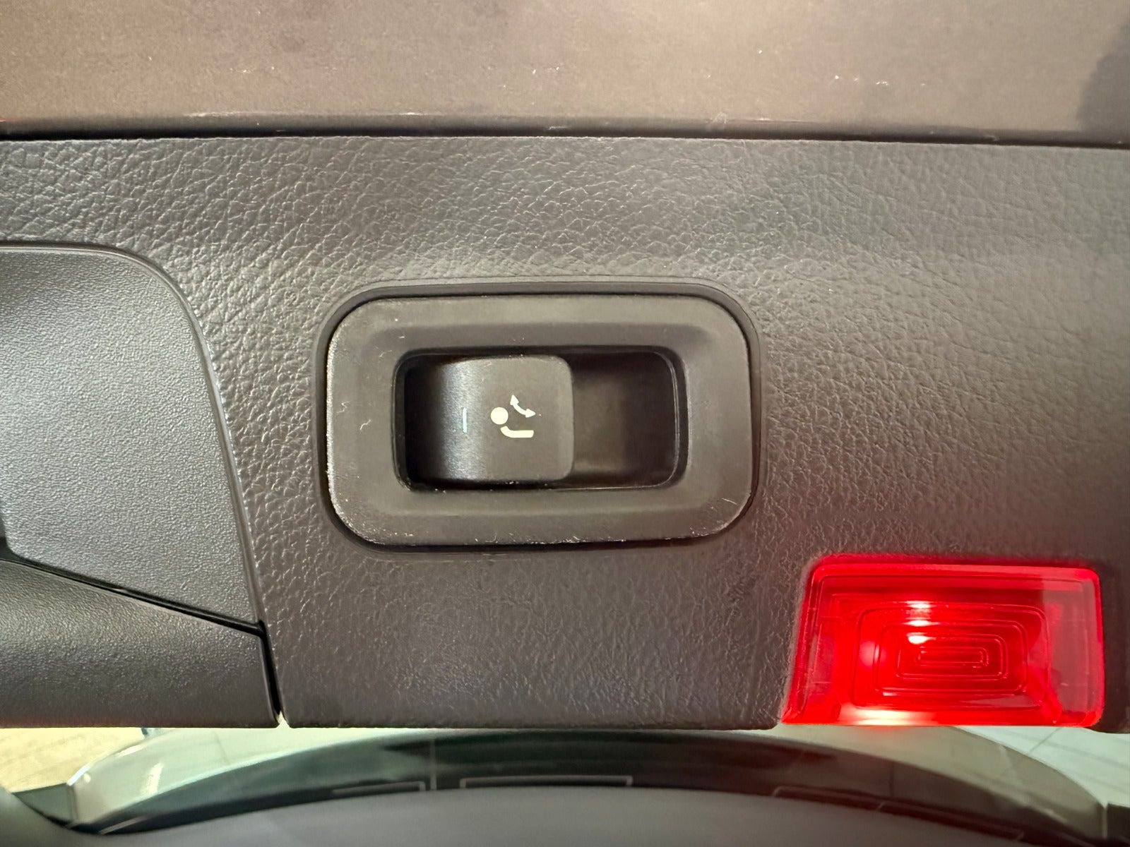 Grå Mercedes A200 fra 2020