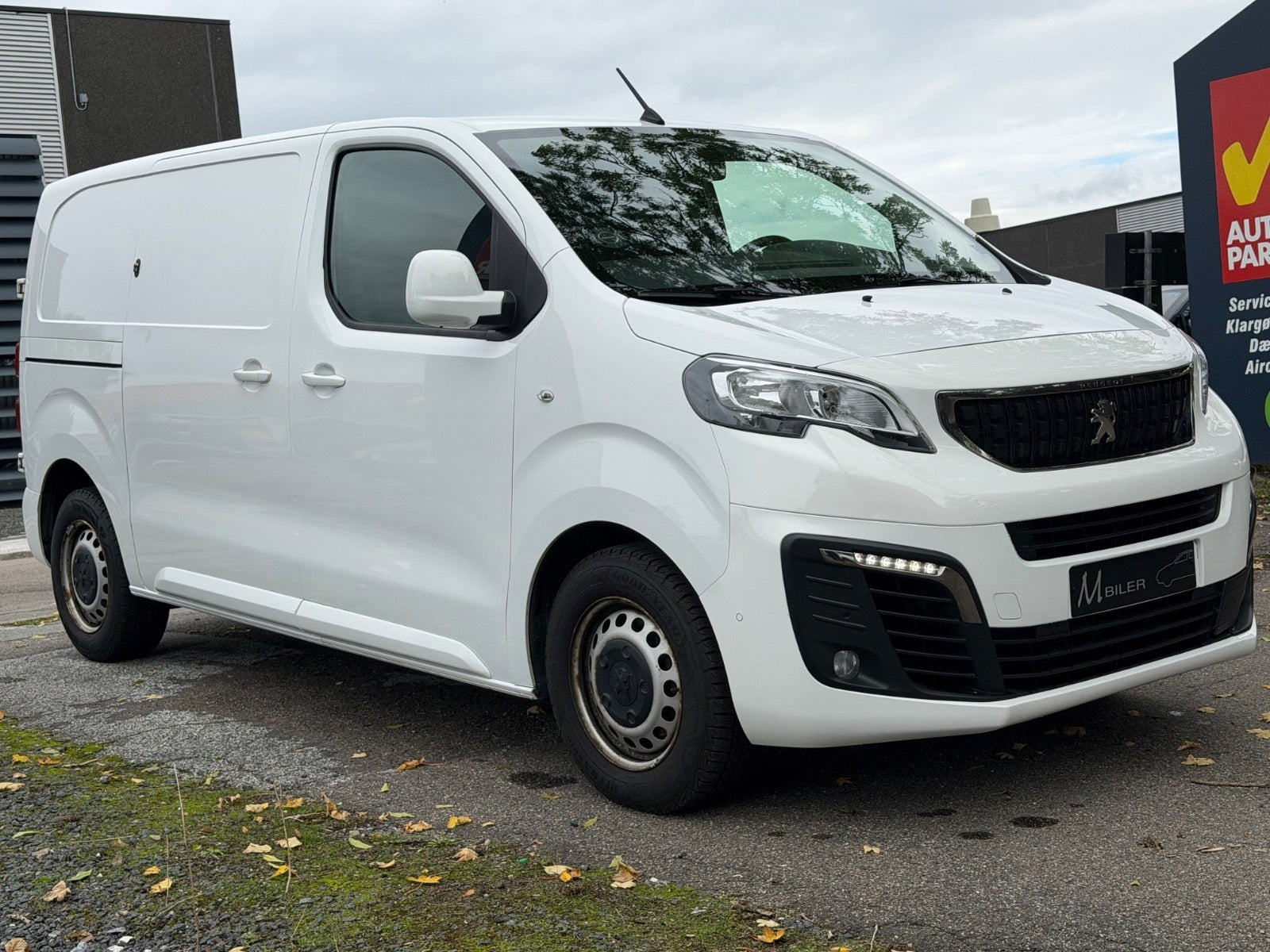 Hvid Peugeot Expert fra 2021