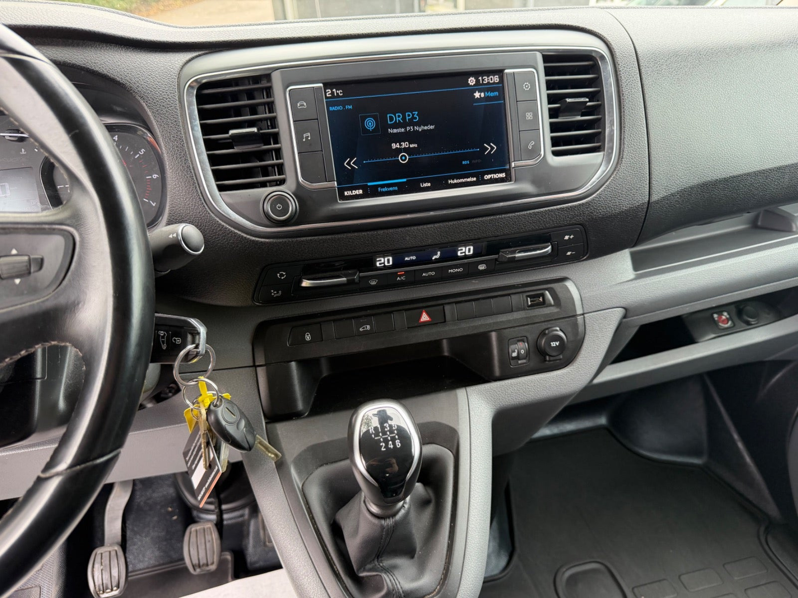 Hvid Peugeot Expert fra 2021