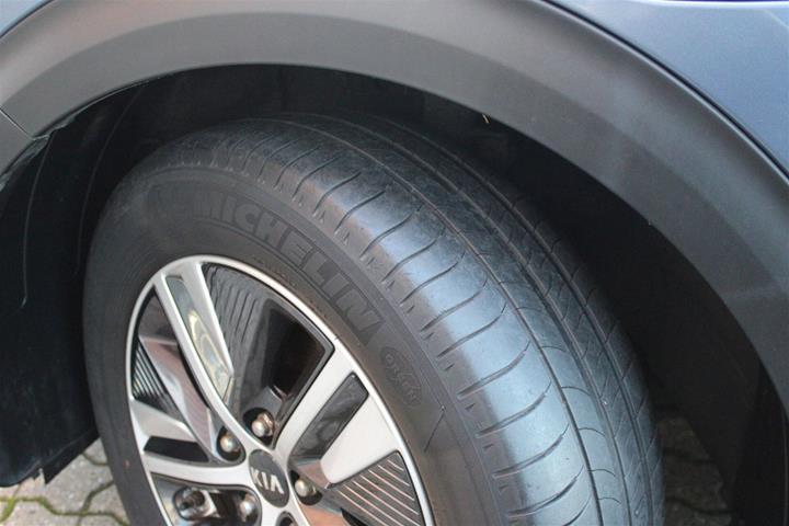 Blå Kia Niro fra 2019