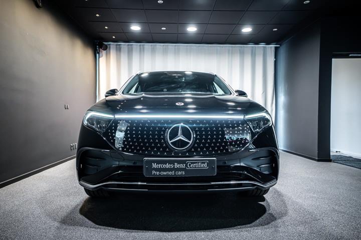 Sort Mercedes EQA350 fra 2025
