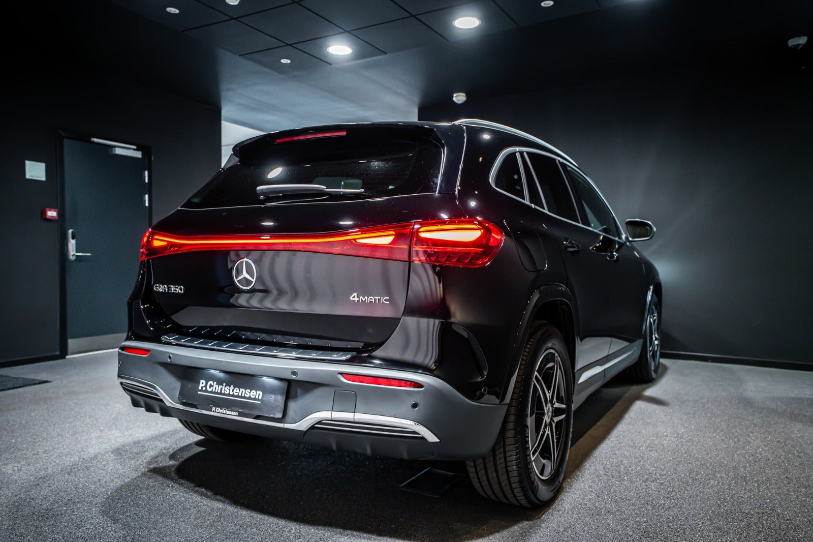 Sort Mercedes EQA350 fra 2025