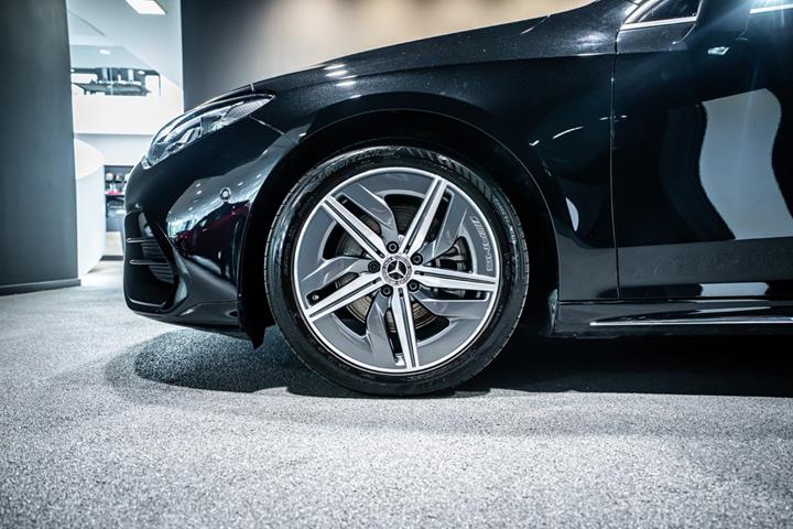Sort Mercedes CLA250+ fra 2025