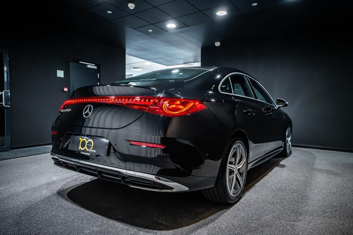 Sort Mercedes CLA250+ fra 2025