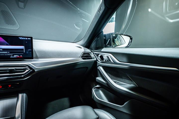 Hvid BMW i4 fra 2022