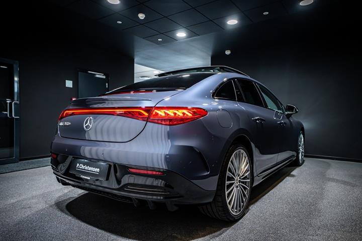 Blå Mercedes EQE350+ fra 2026