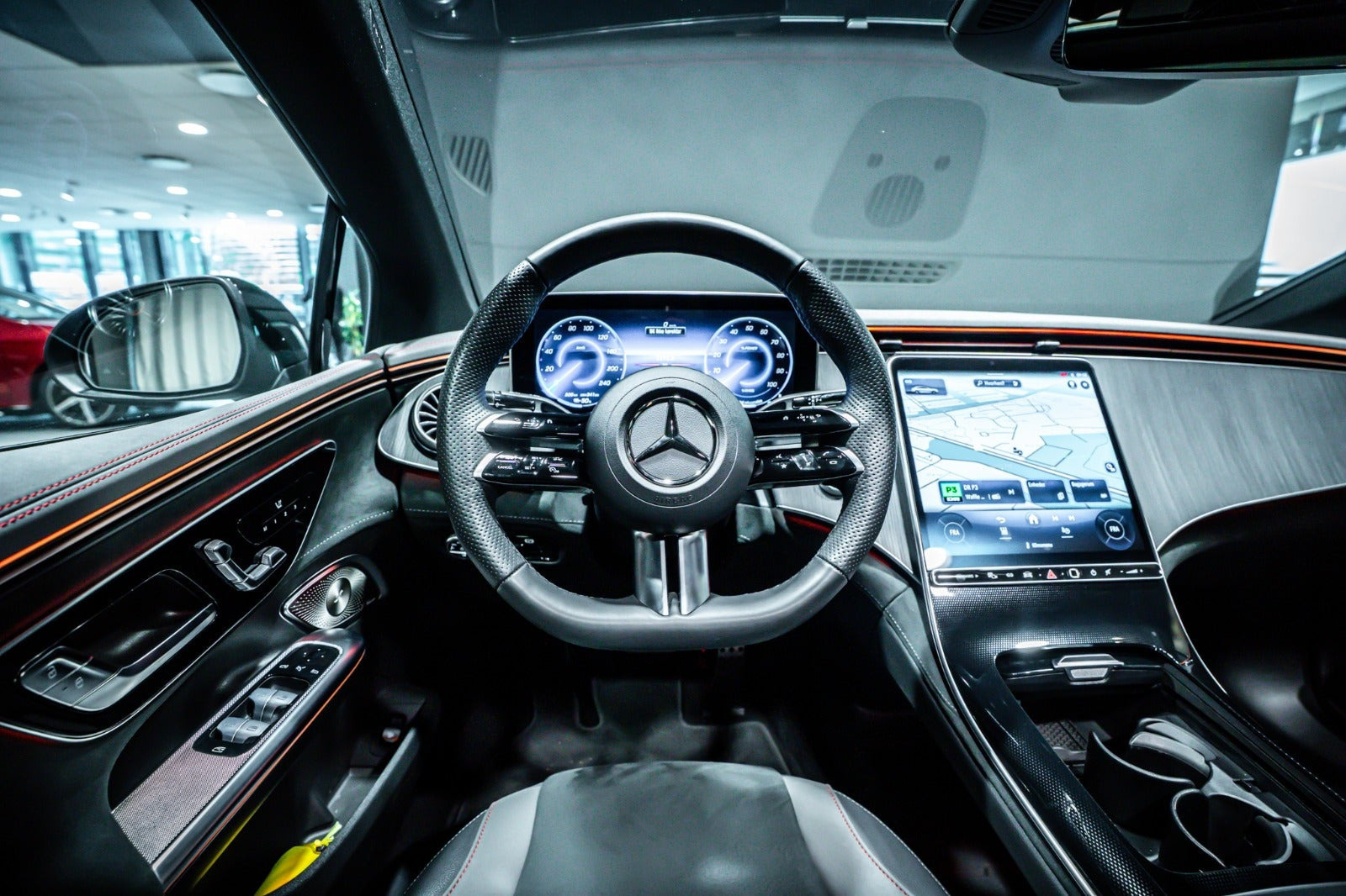 Blå Mercedes EQE350+ fra 2026