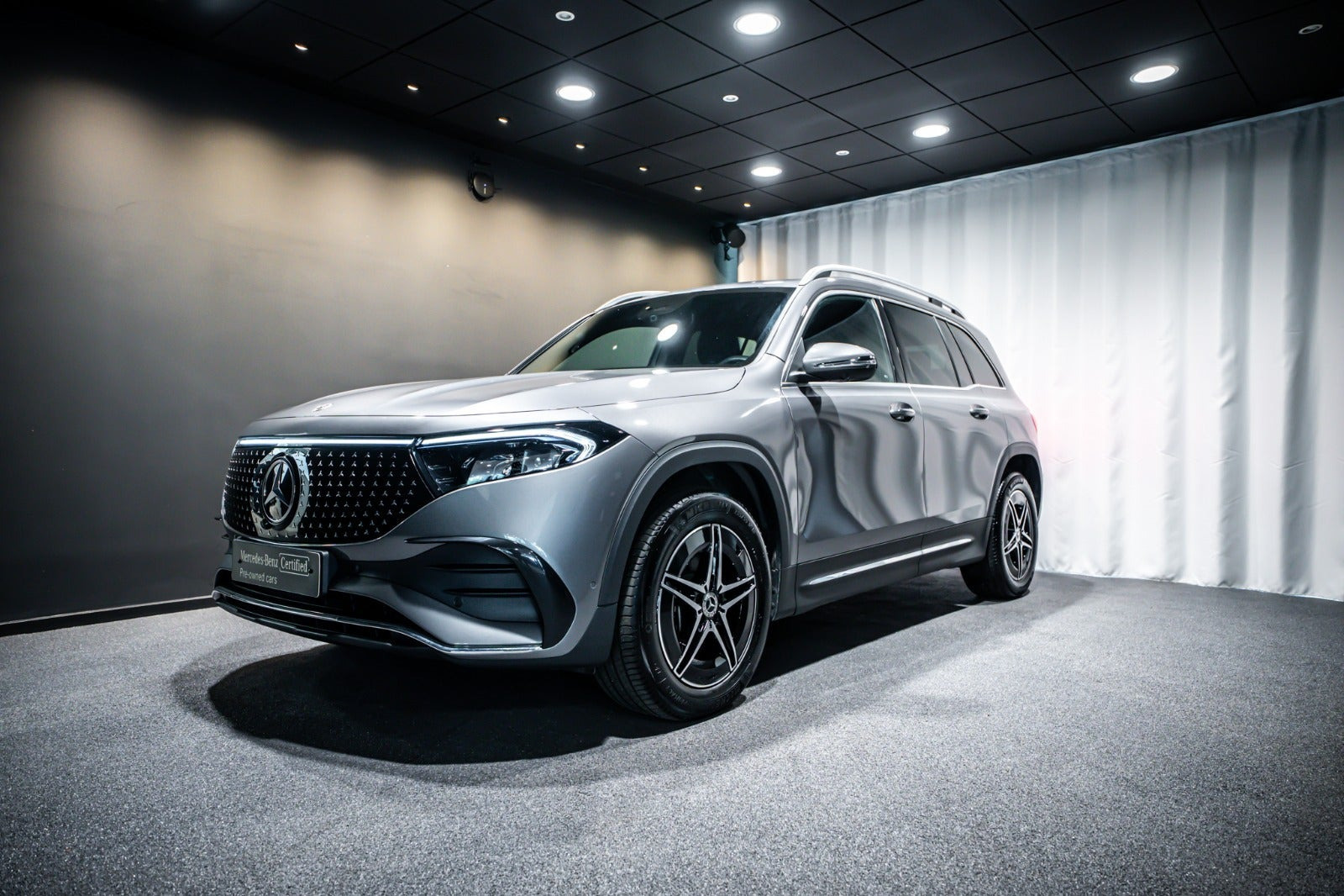 Grå Mercedes EQB250+ fra 2026